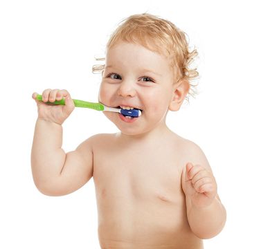 Соблюдение правил гигиены зубов крайне важно с детства