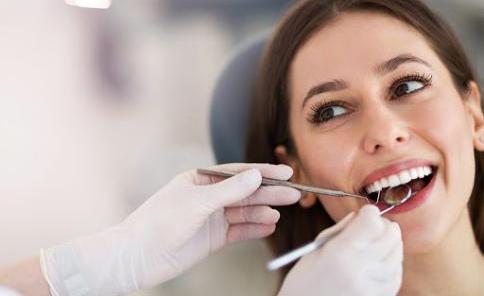 Фиксируйте цены 2021 года на лечение зубов